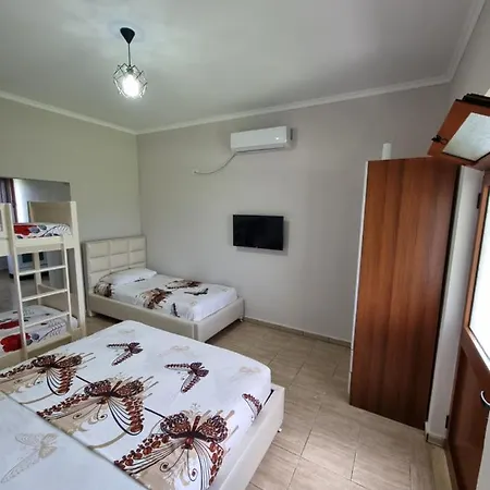 ゲストハウス Holiday Home 3*