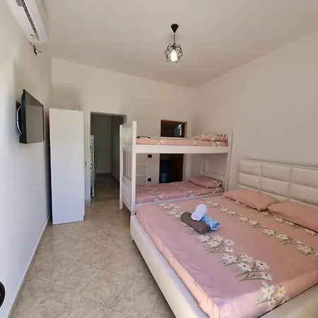 ゲストハウス Holiday Home