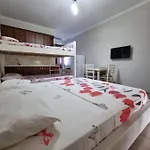 Holiday Home 3* Plazhi San Pietro