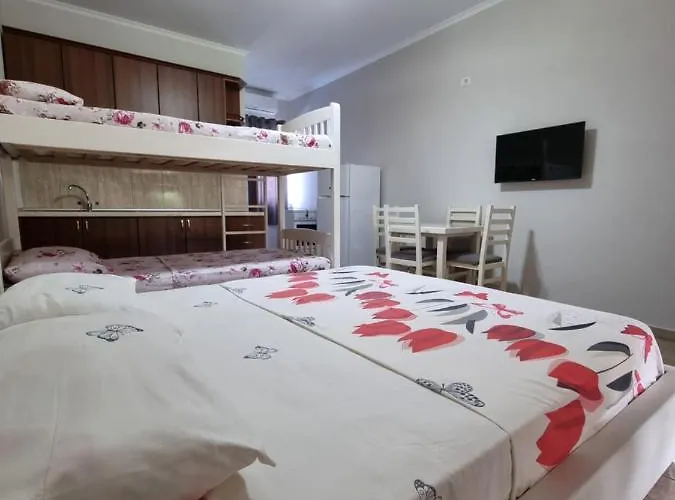 Holiday Home 3* Plazhi San Pietro